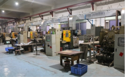 深圳華銀壓鑄廠車間